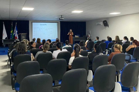 Profissionais de Saúde Bucal participam de capacitação sobre esterilização
