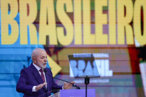 Governo antecipa 13º de aposentados do INSS para abril e maio