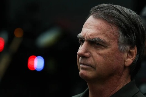 Defesa pede revogação de medidas cautelares contra Jair Bolsonaro