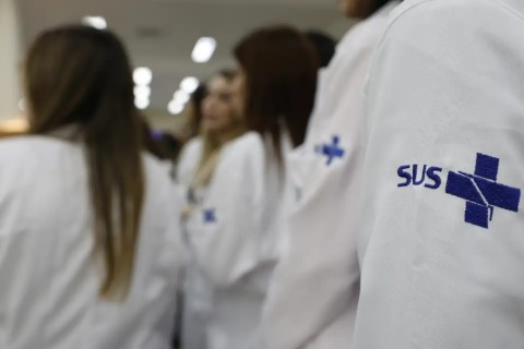 Saúde estende atuação de 676 médicos especialistas no SUS