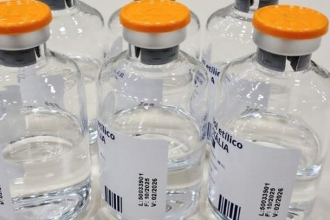 SUS recebe doação de 11,5 mil frascos de etanol farmacêutico para reforçar combate a intoxicações por metanol