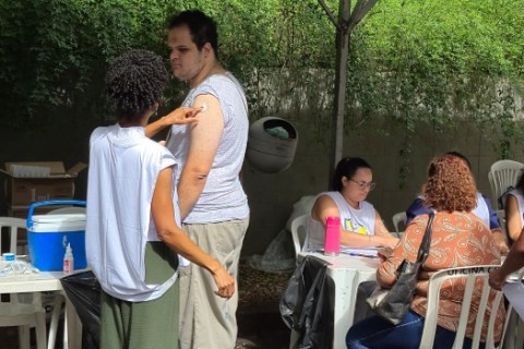 Minas aplica mais de 150 mil doses no Dia D e acelera vacinação contra gripe