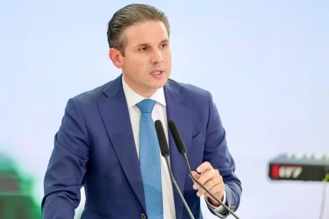 Fim da Escala 6x1 pode ser votado em maio, diz presidente da Câmara