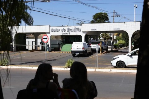 Bolsonaro tem 24h para explicar fala de Eduardo sobre acesso a vídeo