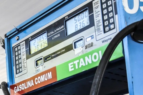 Governo sanciona lei que permite reduzir tributos sobre combustíveis