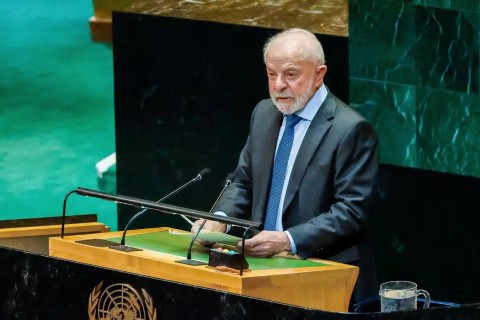 Lula diz que manifestações são “espetáculo da democracia”