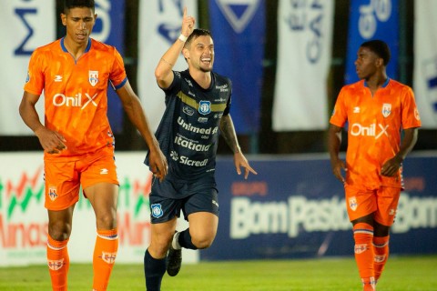Aymorés enfrenta o Coimbra novamente em jogo de volta em Contagem nesta quarta as 15:00