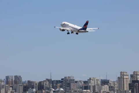 Greve na Argentina provoca alteração nos voos da Latam