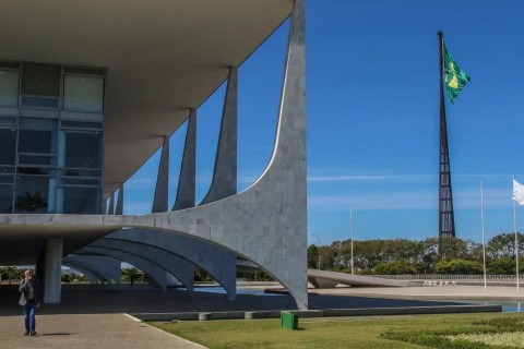 Frente de prefeitos apresenta carta com propostas aos presidenciáveis