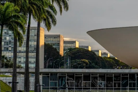 Dino ordena que parlamentares sejam responsabilizados por emendas
