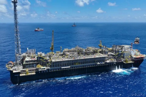 Saldo da balança comercial tem recorde em dezembro mas encolhe em 2025