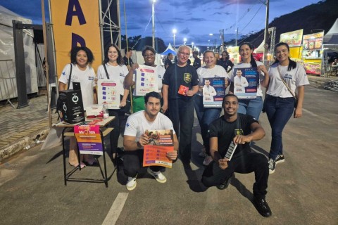 Equipes de Saúde realizam ação de combate às ISTs durante o Carnaval em Ubá