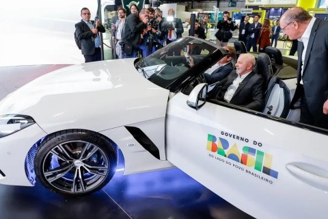 Lula celebra retirada de tarifas pelos EUA e diz que sinaliza respeito