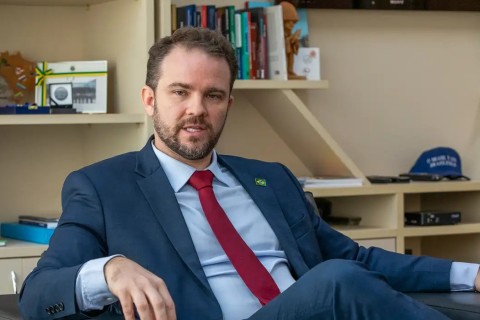 Governo avalia uso do FGTS para quitar dívidas, diz Durigan