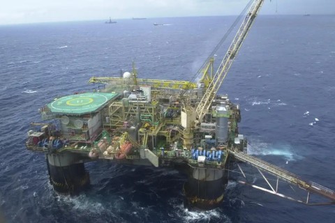 Em meio à guerra no Irã, Brasil bate recorde de produção de petróleo