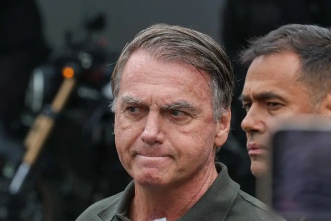 PGR dá aval para Bolsonaro fazer cirurgia no ombro