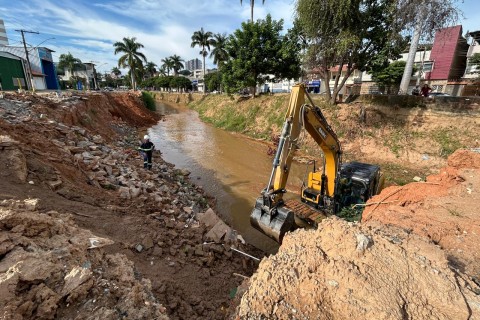 Prefeitura inicia nova etapa de obras de restabelecimento após chuvas