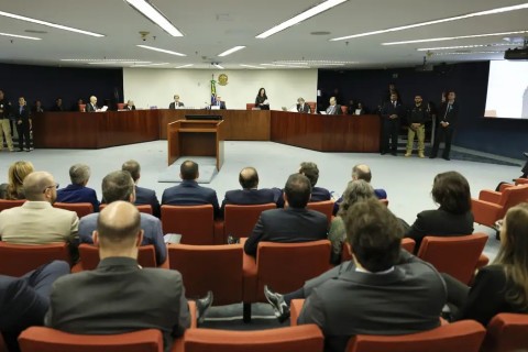 STF terá sessões extras para julgamento de Bolsonaro