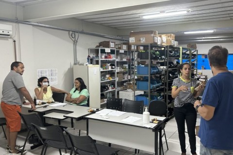 SES-MG reforça apoio à reestruturação da saúde em Ubá com entrega de câmaras frias e envio de insulinas após enchentes