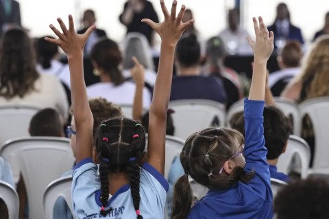 Mais brincadeira, menos tela: confira dicas para uma infância saudável