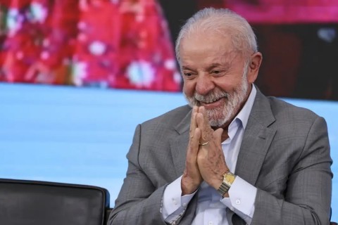 Lula descarta desafiar EUA, mas diz que Brasil não é republiqueta