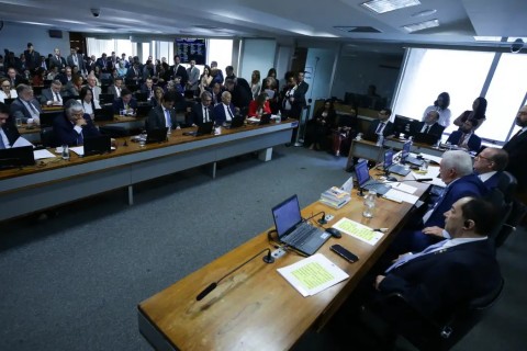 CCJ do Senado rejeita PEC da Blindagem por unanimidade