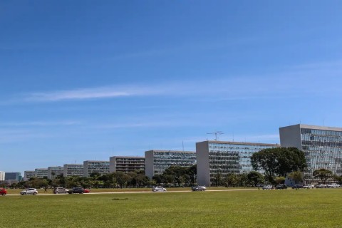 Governo reduz para R$ 7,7 bi congelamento de despesas no Orçamento