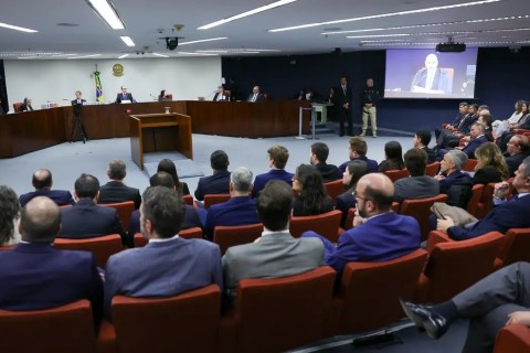 STF encerra primeiro dia do julgamento de Bolsonaro e mais sete réus