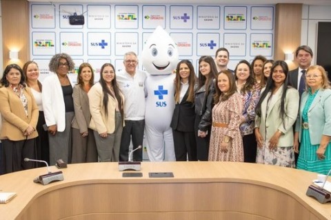 Saúde fecha compra de 1,8 milhão de doses da vacina contra vírus sincicial respiratório para proteger gestantes e recém-nascidos no SUS