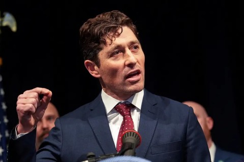 Prefeito de Minneapolis anuncia saída de agentes do ICE da cidade