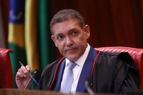 TSE terá outra reunião com embaixadores para explicar urna eletrônica