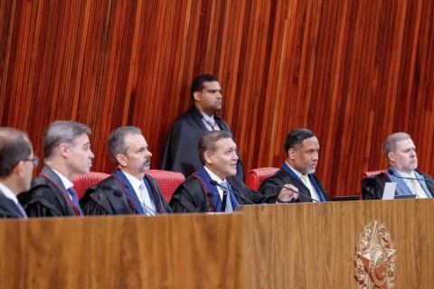 TSE anula votos de Garotinho, e Ruas vence governo do Rio no 1º turno