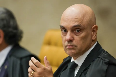 Moraes compara atos de Eduardo Bolsonaro nos EUA a tentativa de golpe