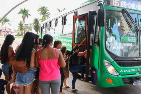 Setor de serviços cresce 0,1% em agosto e amplia recorde