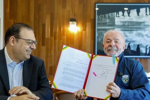 Lula sanciona lei que garante renovação automática da CNH