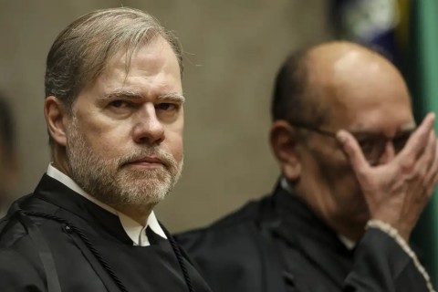 Banco Master: Toffoli pede que PF envie dados de celulares apreendidos