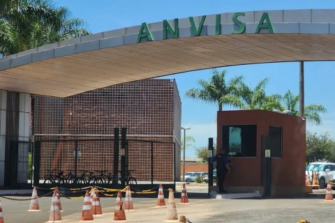 Anvisa proíbe fabricação e venda de suplementos com ora-pro-nóbis