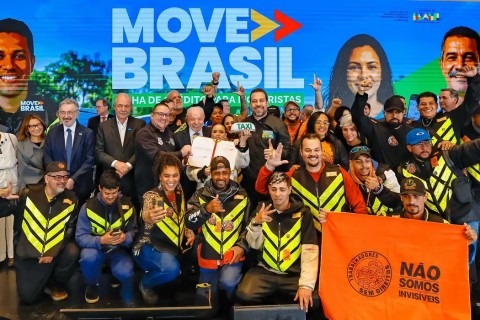 Lula cria programa de R$ 30 bilhões para motoristas de aplicativos