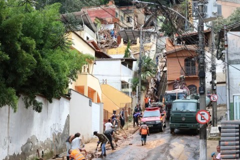 Buscas em Juiz de Fora estão encerradas; moradores seguem fora de casa