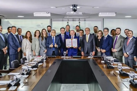 Lula sanciona Lei Antifacção e defende prisão de magnatas do crime