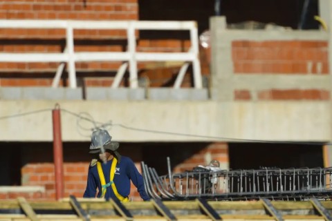 Construção empregou 2,5 milhões e pagou média de 2,1 salários mínimos
