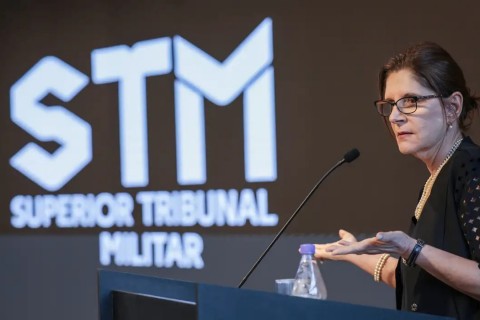 Bolsonaro fez descaso com preceitos éticos dos militares, diz MPM