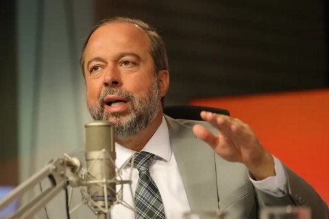 Não foi falta de energia, mas problema técnico, diz ministro Silveira