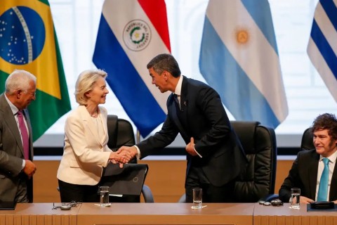 Líderes do Mercosul e da UE assinam acordo e defendem multilateralismo