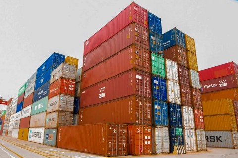 Balança comercial tem saldo positivo de US$ 6,1 bi em agosto