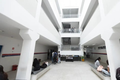 Escola em tempo integral deve ter jornada mínima de 35 horas semanais