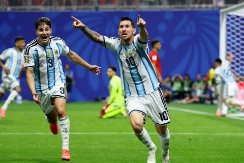 Argentina busca virada, despacha Egito e mantém vivo o sonho do tetra
