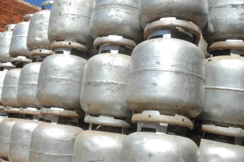 Gás gratuito chega a 1 milhão de famílias a partir de segunda-feira