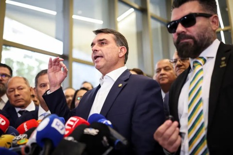 Flávio confirma encontro com Vorcaro após banqueiro ter sido preso
