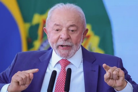 Lula cobra respeito e rejeita interferência dos EUA